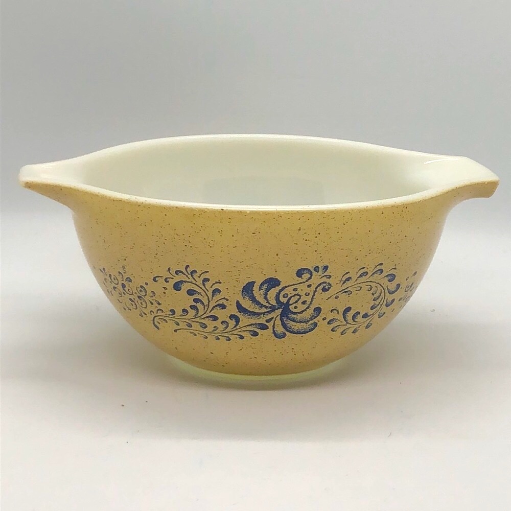 Vintage Pyrex “Homestead” Bowl